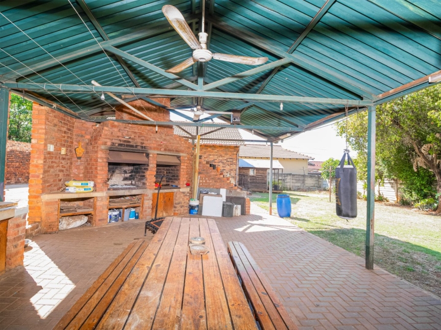 3 Bedroom Property for Sale in Melodie North West